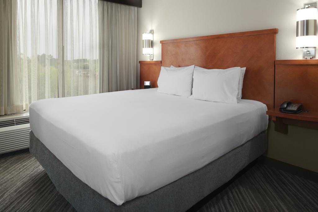 Hyatt Place Boise/Towne Square Room photo
